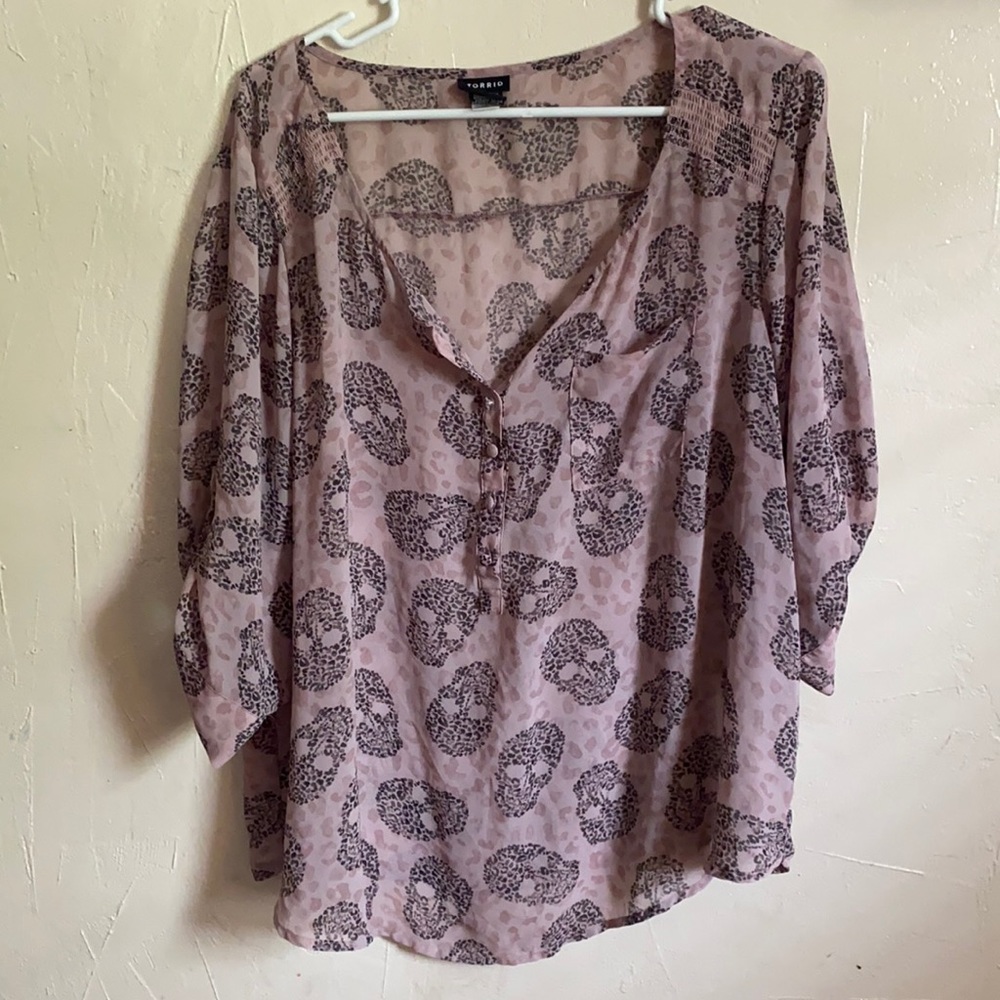 Torrid 3/4 sleeve pink skull leopard shirt